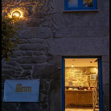 Quinta Estrada Romana - De Peregrinos Hostel *